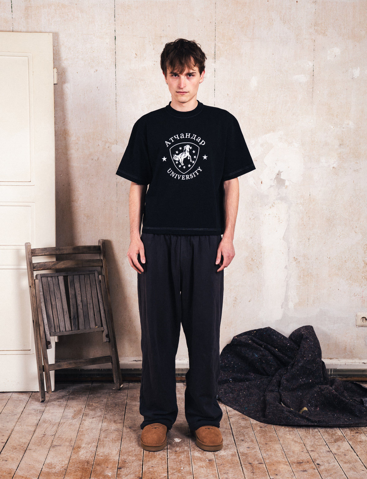 UNIVERSITY T-SHIRT